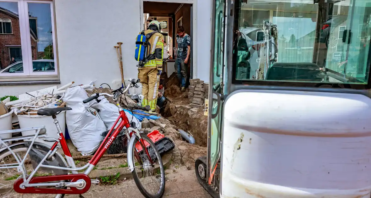 Gasleiding geraakt bij graafwerkzaamheden in woning - Foto 8