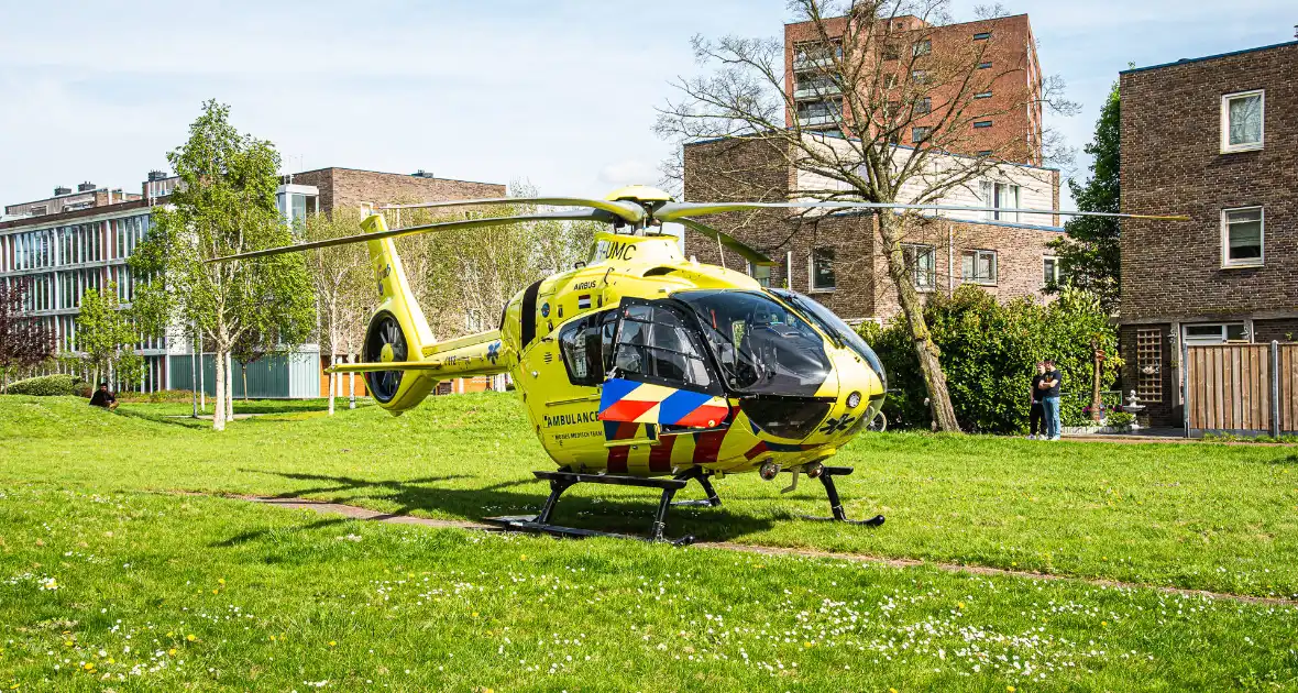 Traumateam ingezet voor medische noodsituatie bij flat - Foto 4