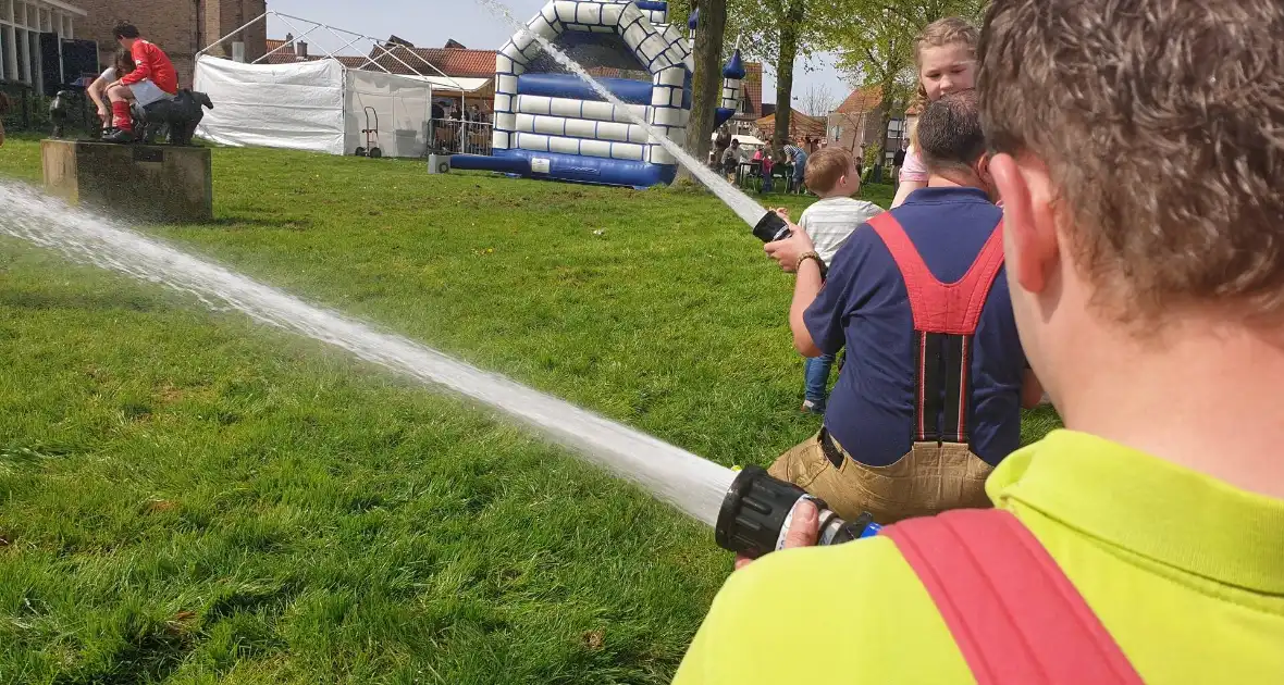 Brandweer bezorgt kinderen leuke dag op voorjaarsfair - Foto 3