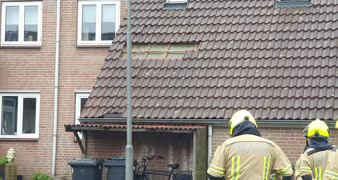 Meerdere dakpannen gesneuveld na harde wind