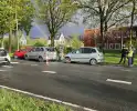 Drie voertuigen in botsing voor verkeerslicht