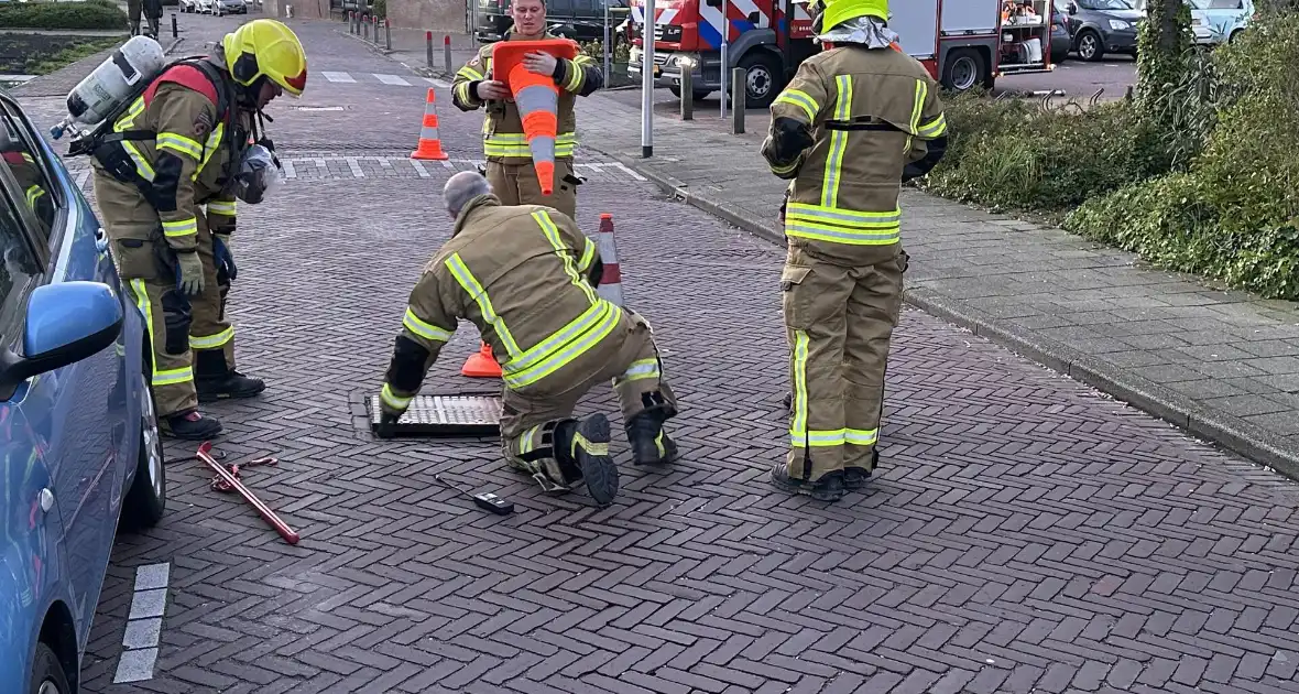 Brandweer verricht metingen na sterke gaslucht - Foto 2