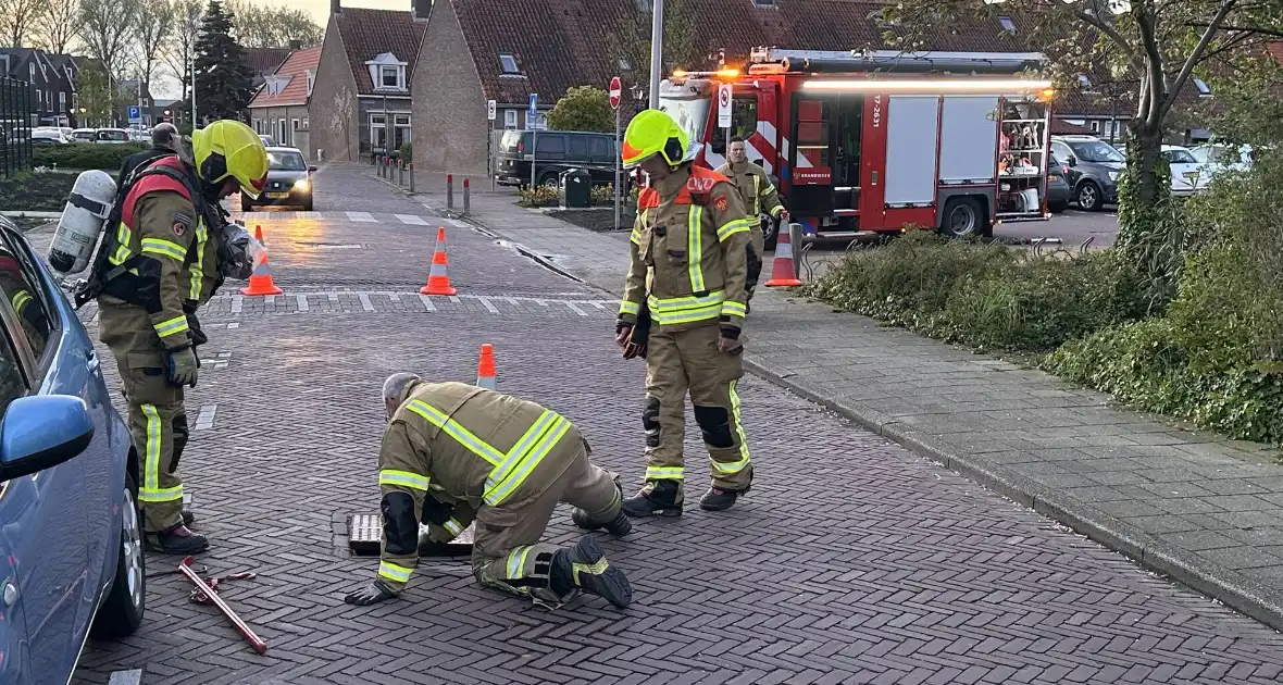 Brandweer verricht metingen na sterke gaslucht - Foto 3