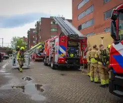 Noodopvang ontruimd door brand op dak