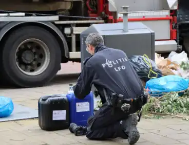 Ruim 500 jerrycans met drugsafval gevonden in ondergrondse containers