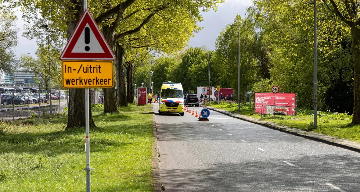 Keepster AZ naar ziekenhuis na harde botsing in wedstrijd met Ajax - Foto 5