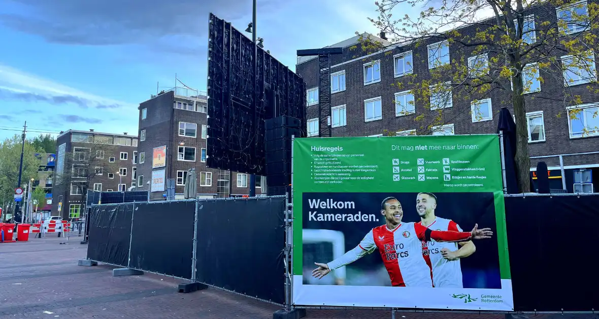 Huldiging plein loopt vol met Feyenoord-fans - Foto 2