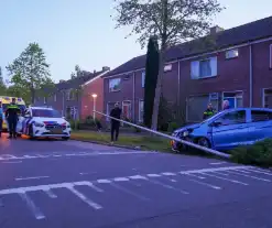 Bestuurder ramt lantarenpaal na stuurfout