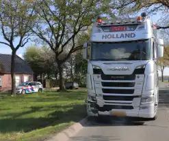 Gewonde na aanrijding tussen auto en vrachtwagen