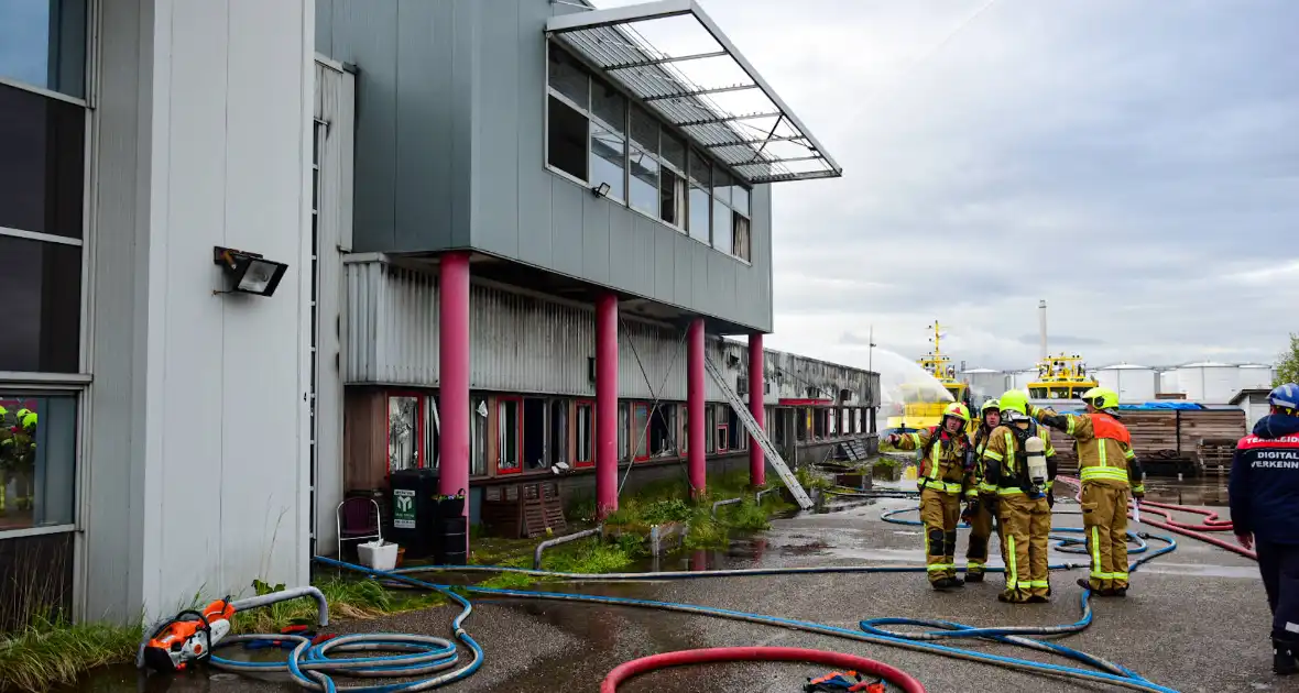 NL-alert afgegeven voor grote brand in industriepand