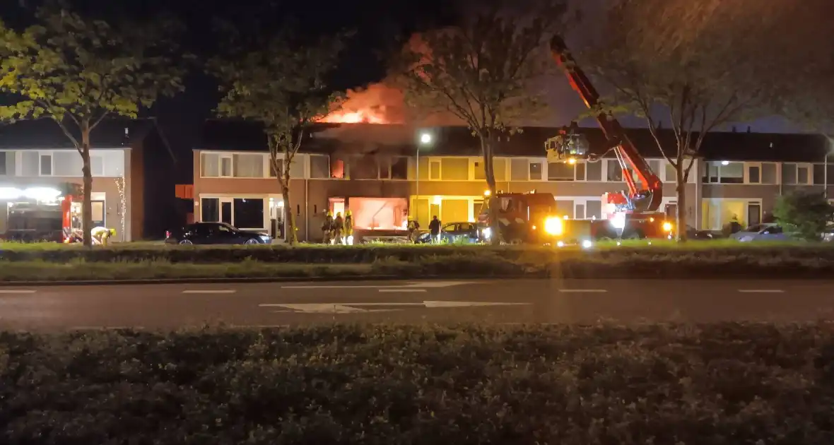 Vlammenzee en enorme ravage in woning na explosie in meterkast