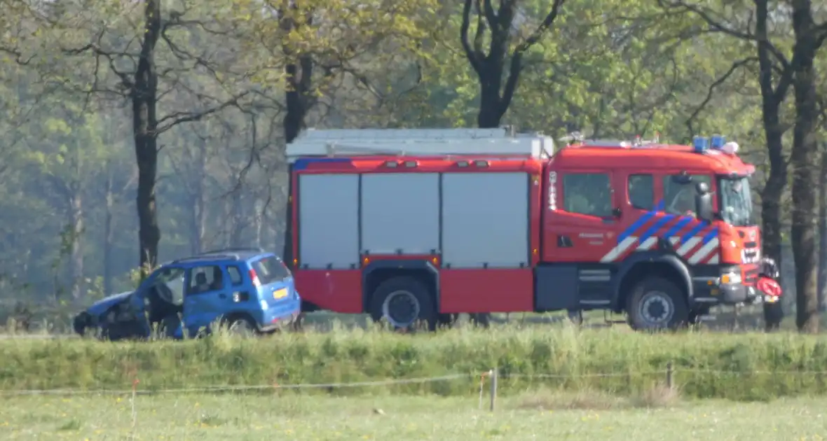 N381 urenlang afgesloten door ernstig ongeval met vrachtwagen - Foto 3