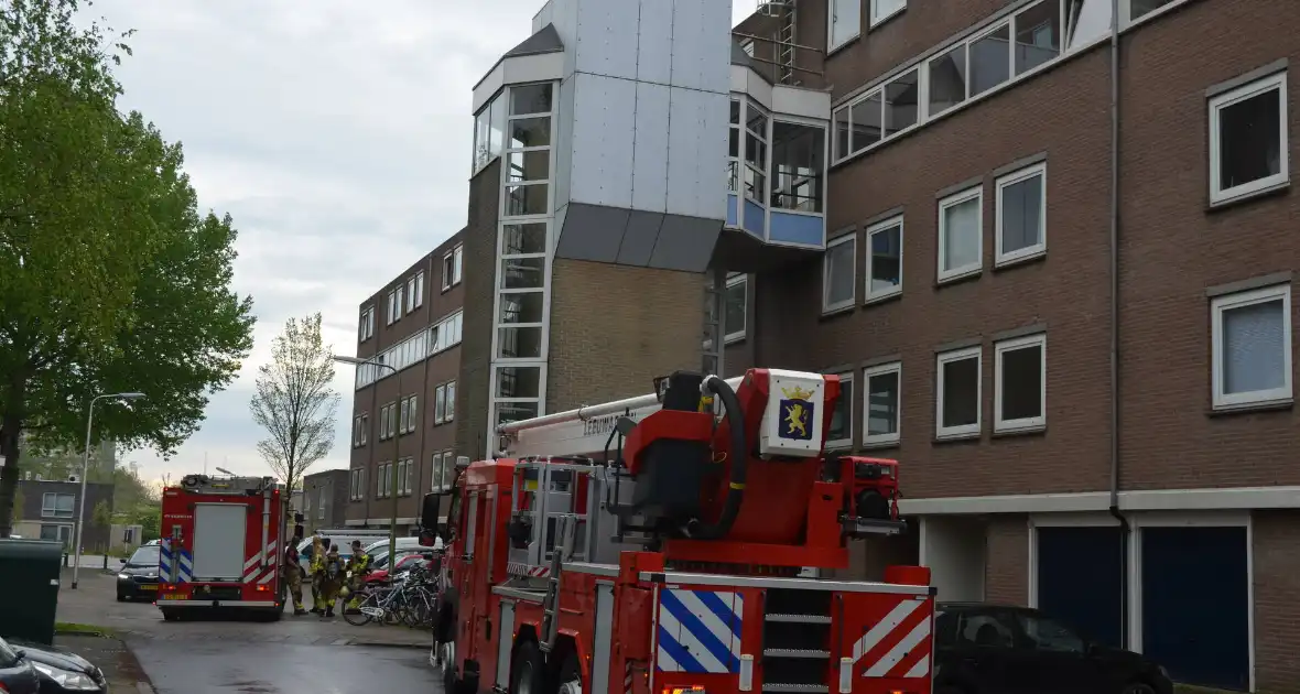 Brandweer ventileren appartement na brand in droger - Foto 4