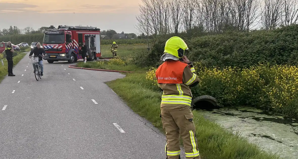 Uitslaande brand in verlaten schuur - Foto 6