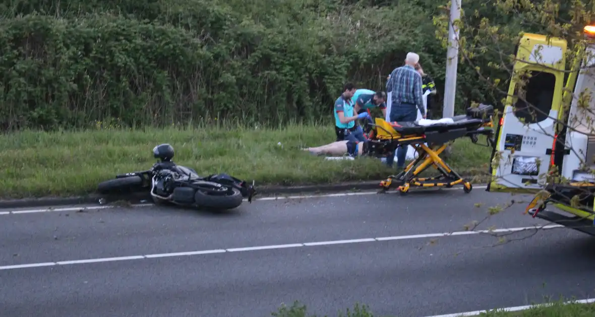 Motorrijder ernstig gewond na eenzijdig ongeval - Foto 4