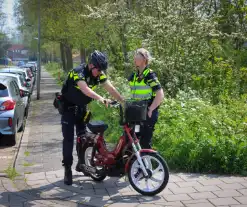 Brommerrijder aangereden door personenauto