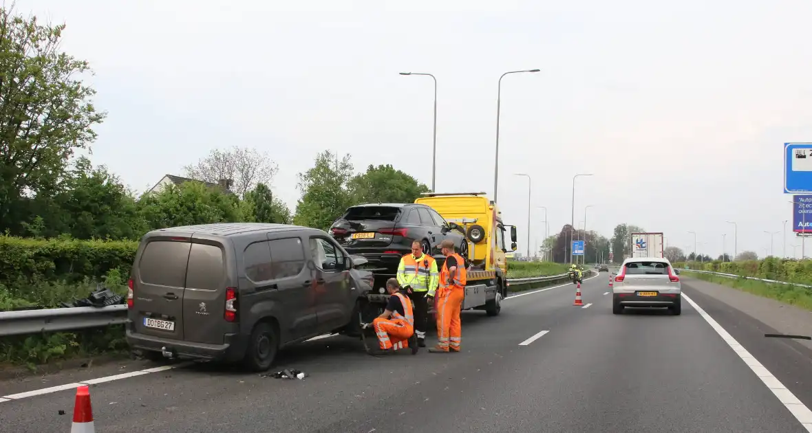 Flinke schade en vertragingen na kop-staartbotsing