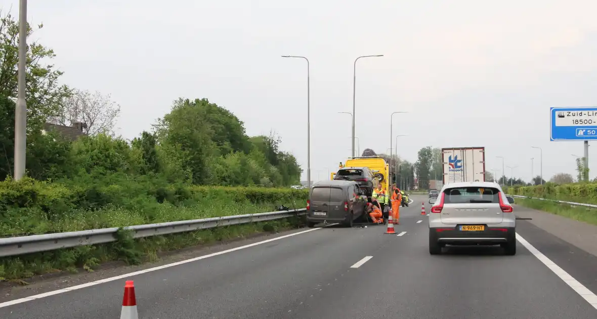 Flinke schade en vertragingen na kop-staartbotsing - Foto 1