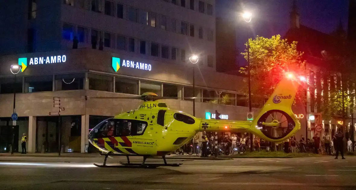 Traumahelikopter landt op kruising voor medische noodsituatie in bioscoop - Foto 2