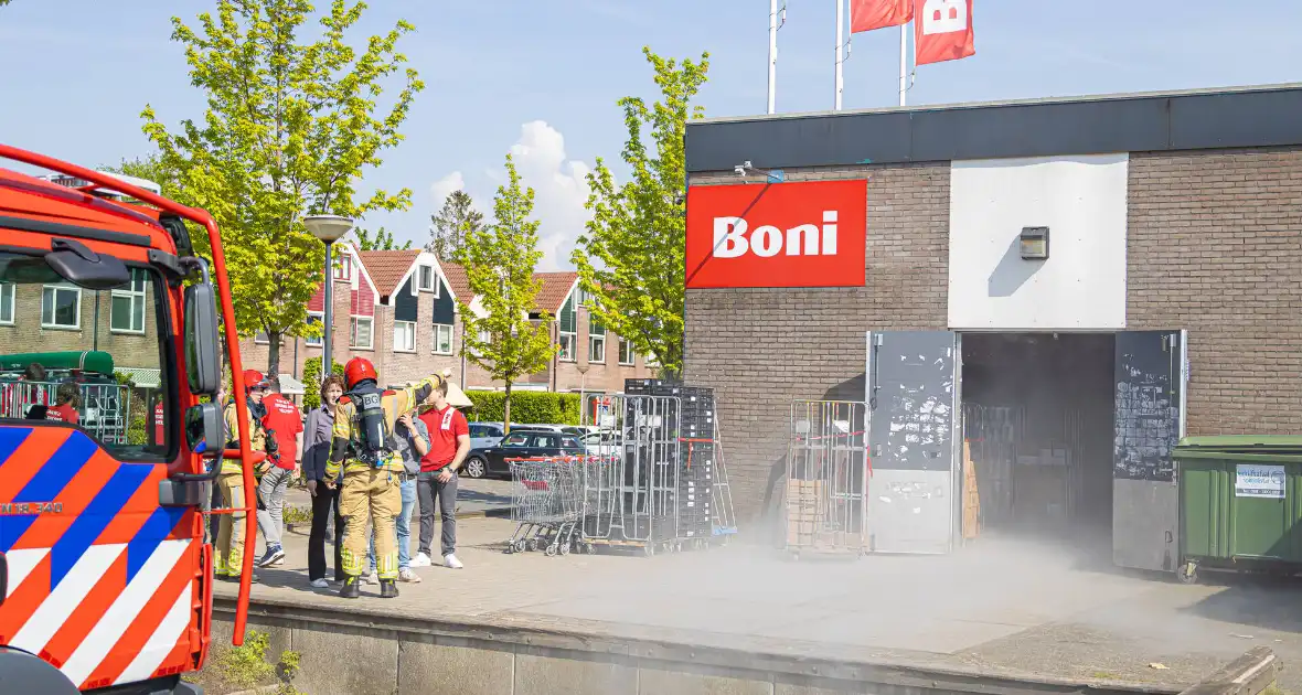 Gebroken slang bij Boni supermarkt zorgt voor brandweer inzet - Foto 2