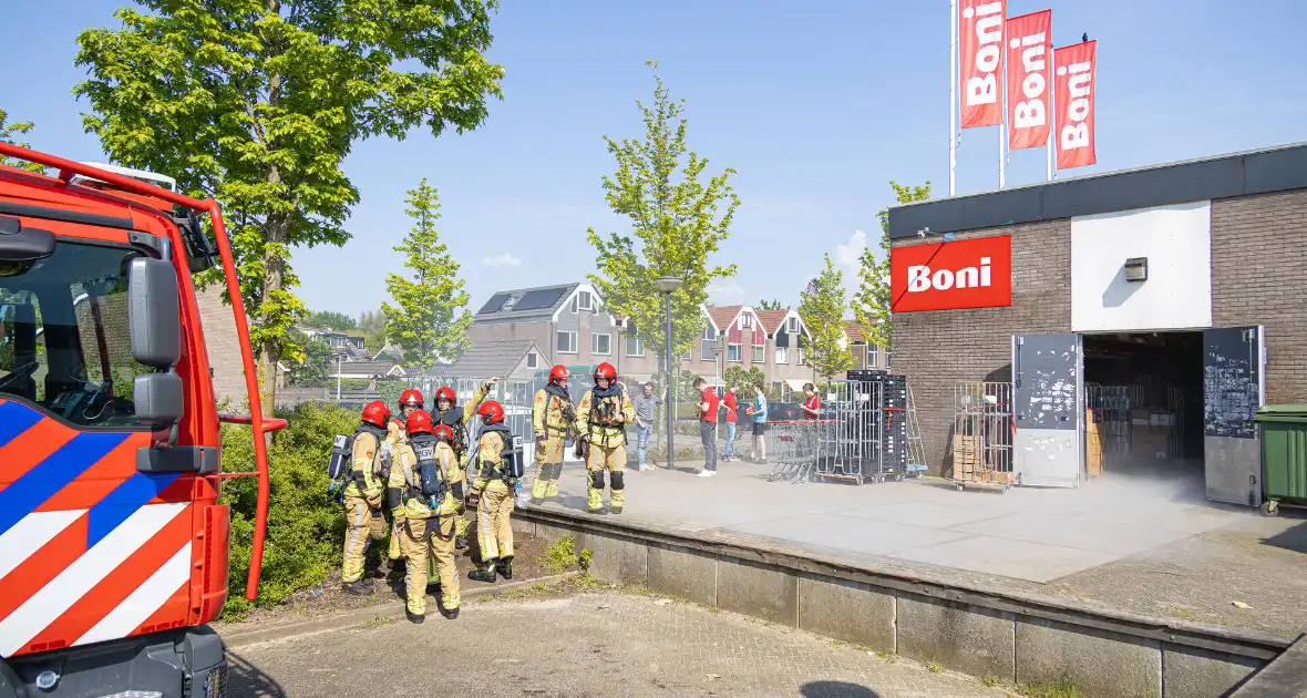 Gebroken slang bij Boni supermarkt zorgt voor brandweer inzet - Foto 5