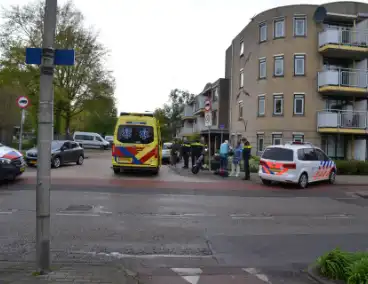 Twee personen op scooter aangereden