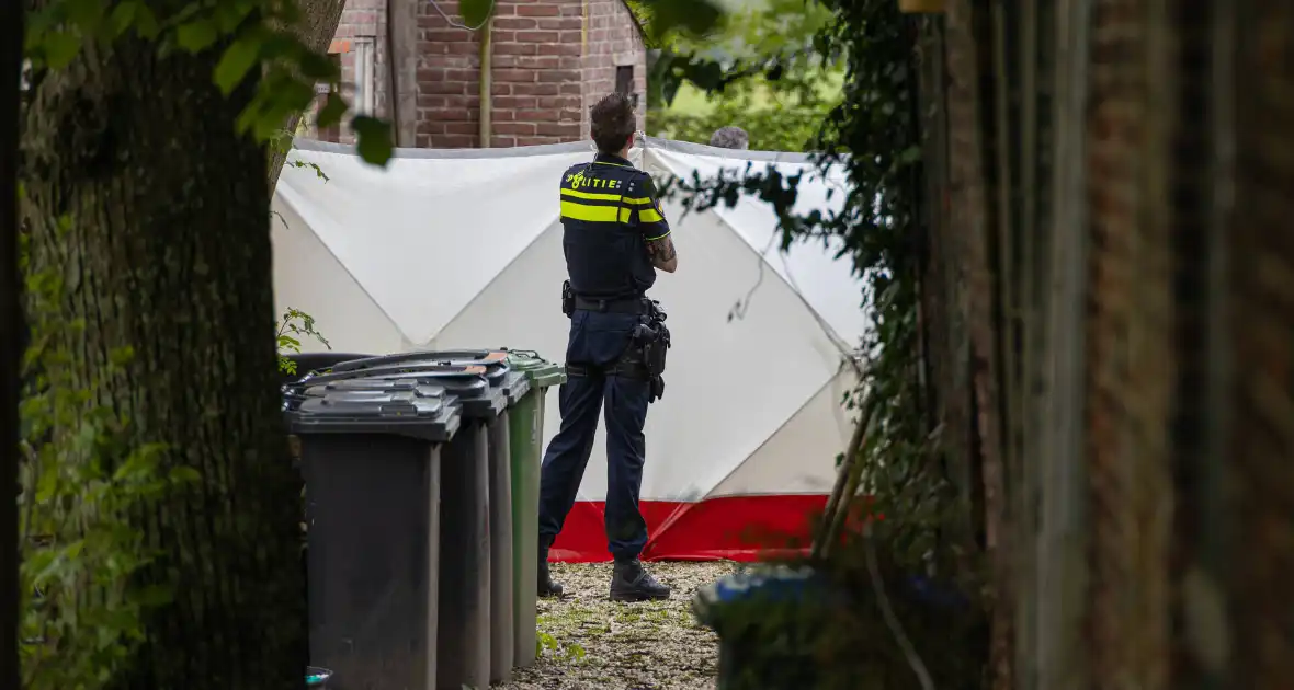 Onderzoek naar overleden persoon bij boerderij - Foto 1