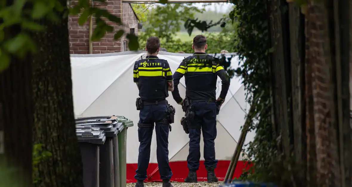 Onderzoek naar overleden persoon bij boerderij - Foto 2