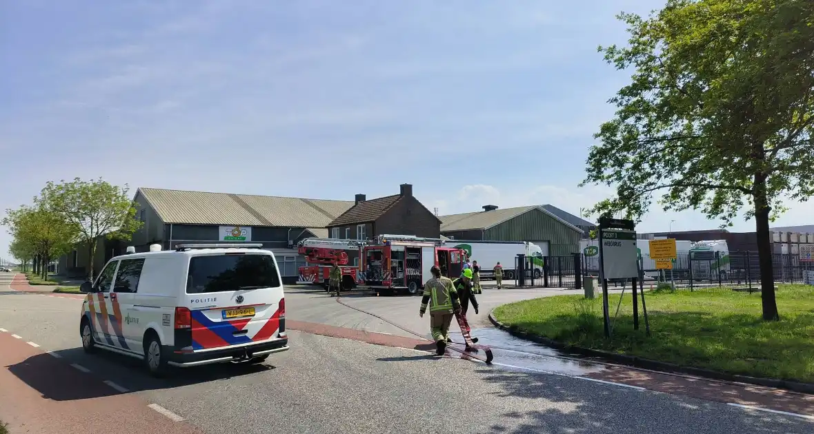 Brandweer doet onderzoek naar melding industriebrand - Foto 2