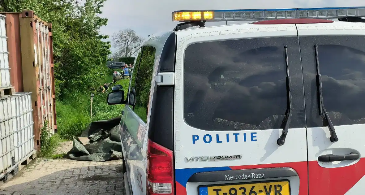 Fietser wordt uit sloot gered - Foto 2