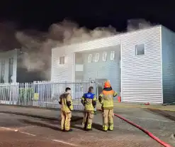 Grote brand in bedrijfsgebouw
