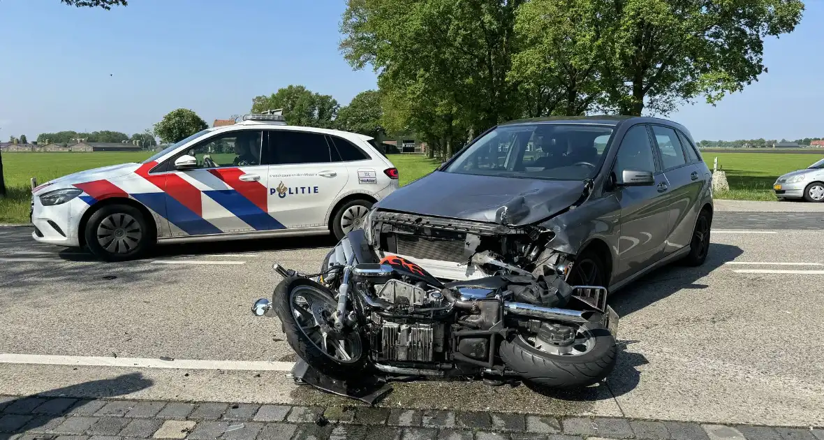 Motorrijder gewond bij harde botsing met automobilist - Foto 5