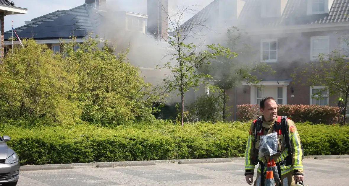 Brand in elektrakast moeilijk te bestrijden - Foto 4