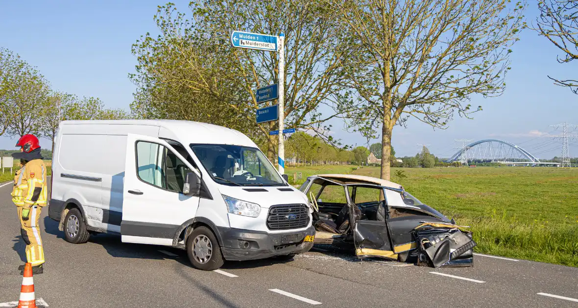 Dronkenlap veroorzaakt verkeersongeval - Foto 5