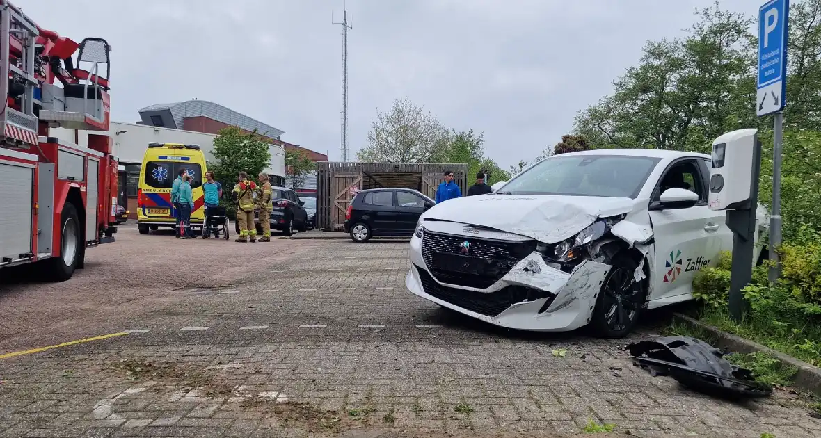 Rolstoelbus te water na aanrijding - Foto 6