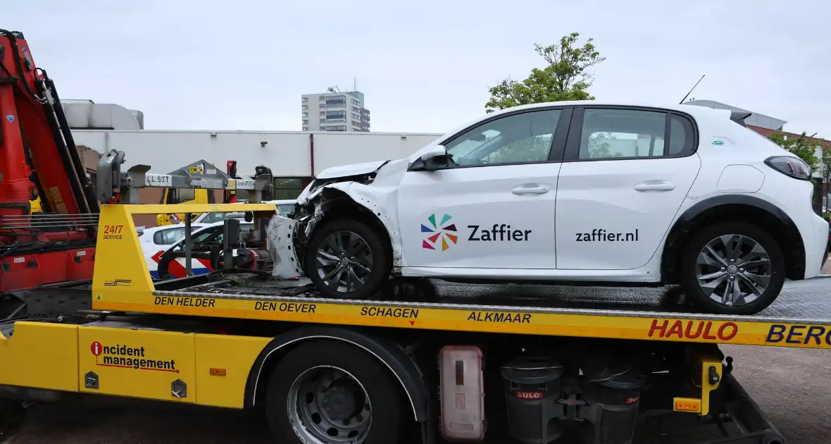 Rolstoelbus te water na aanrijding - Foto 8