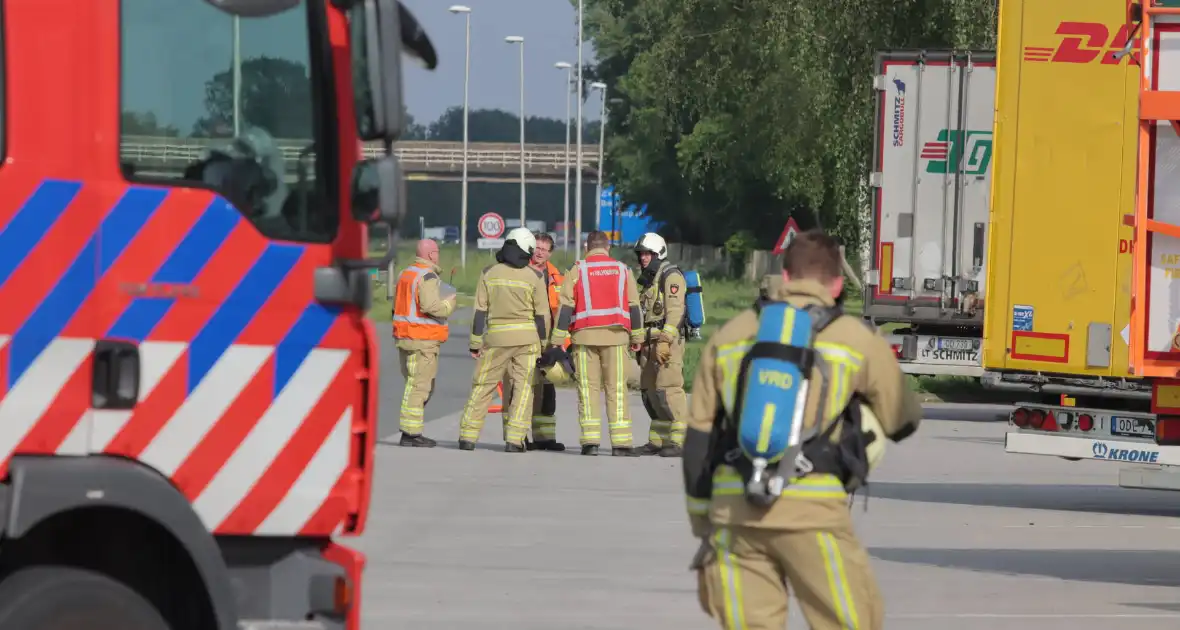 Parkeerplaats A37 ontruimd vanwege lekkende tanker - Foto 2