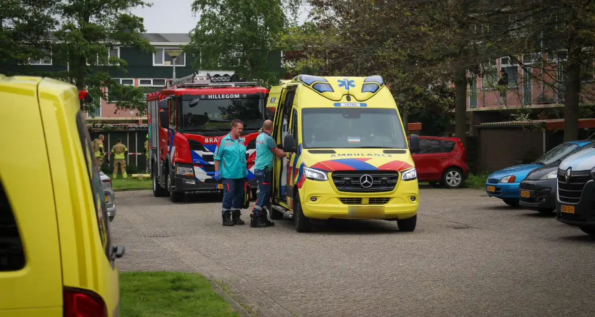 Persoon valt door asbestdak - Foto 13