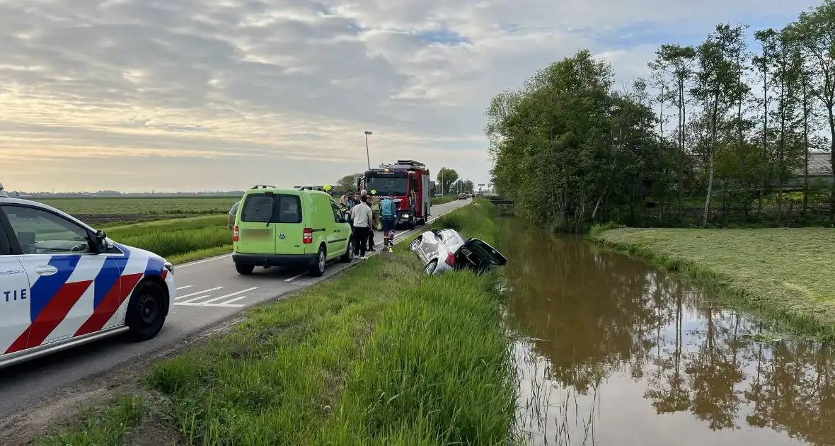 Auto raakt te water door technisch mankement