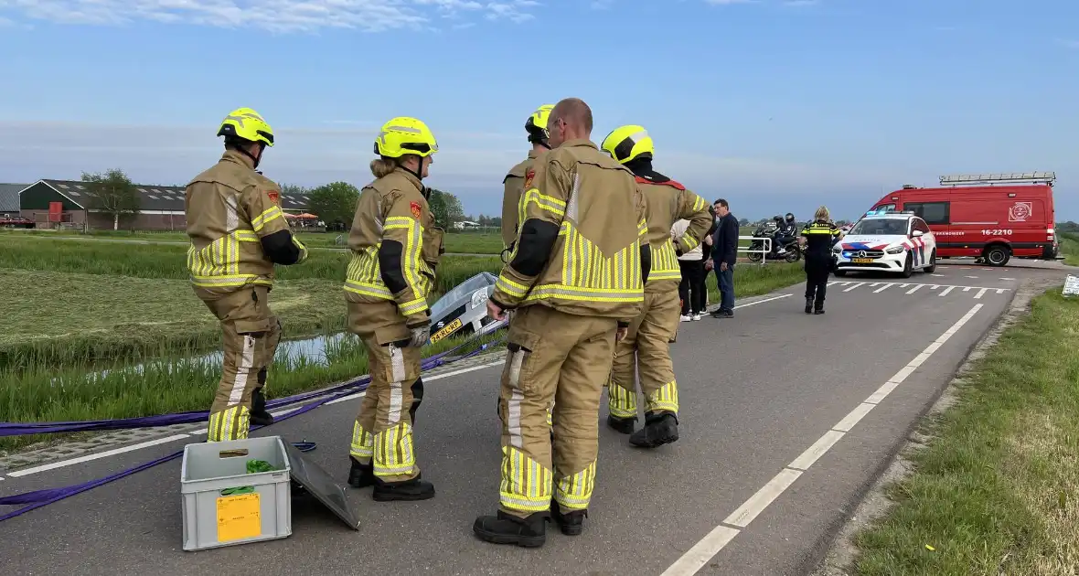 Auto raakt te water door technisch mankement - Foto 5