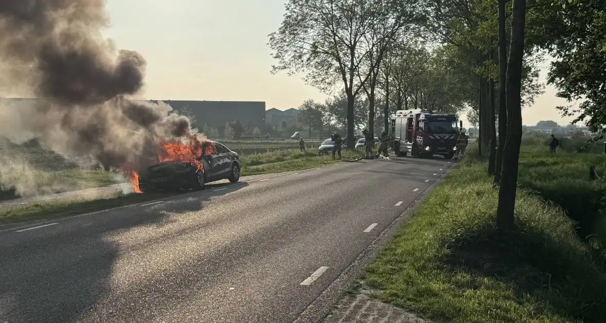 Auto verwoest door brand tijdens rit - Foto 7