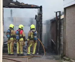 Autobrand slaat over naar buren