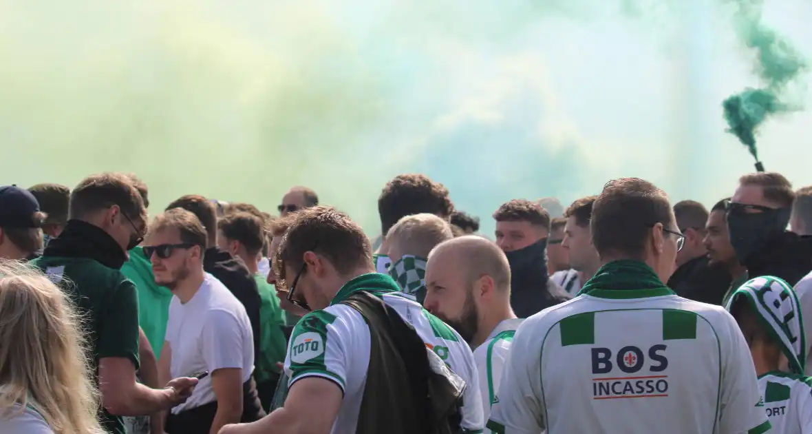 Supporters FC Groningen maken zich op voor 'de' wedstrijd - Foto 7