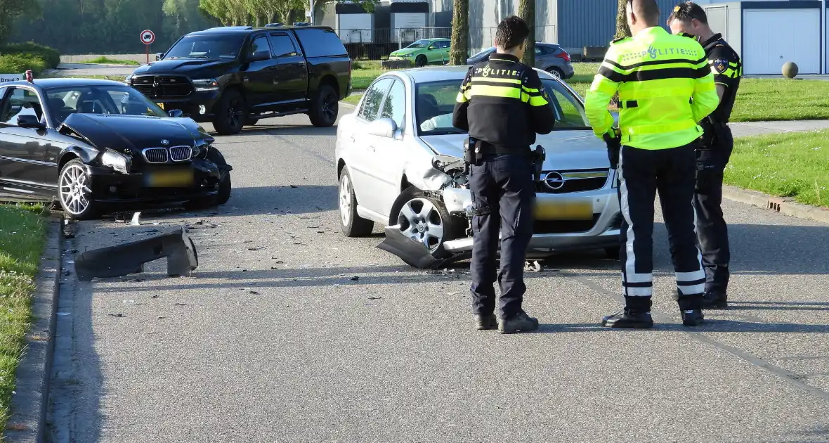 Forse schade bij verkeersongeval - Foto 3