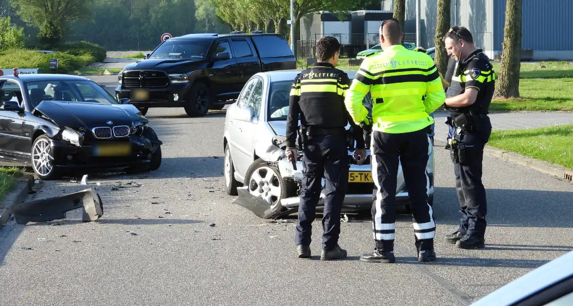 Forse schade bij verkeersongeval - Foto 7