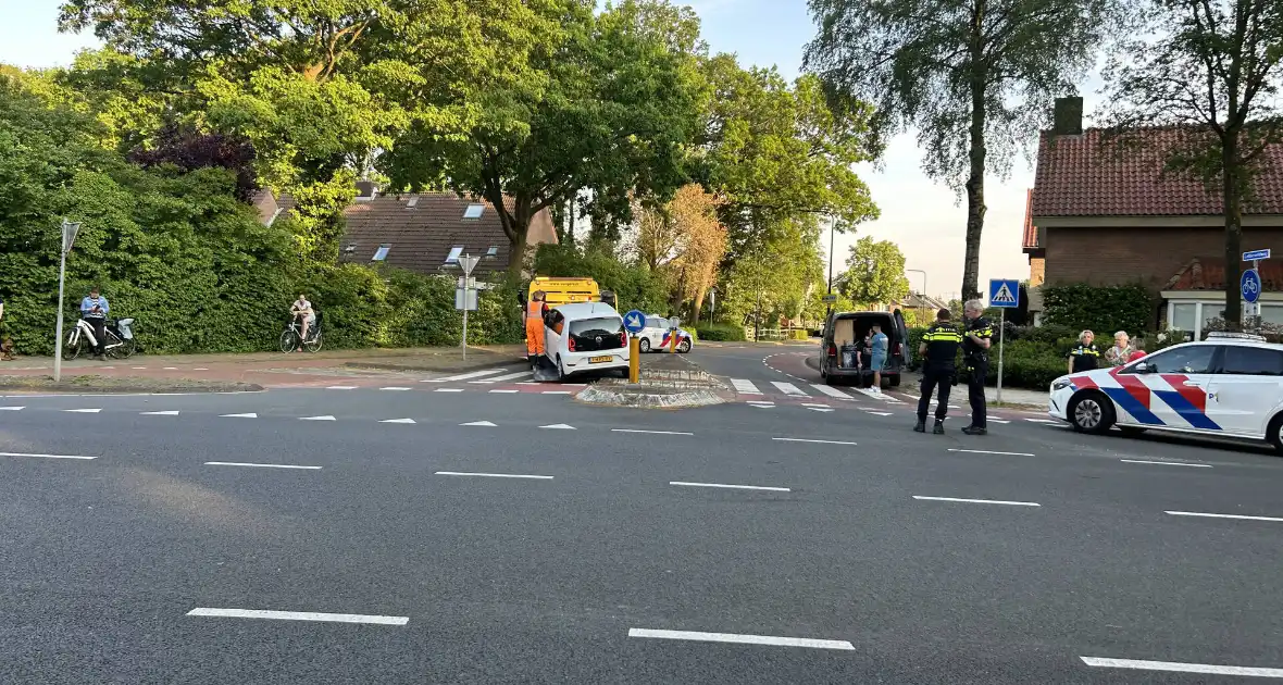 Auto vast op vluchtheuvel - Foto 4