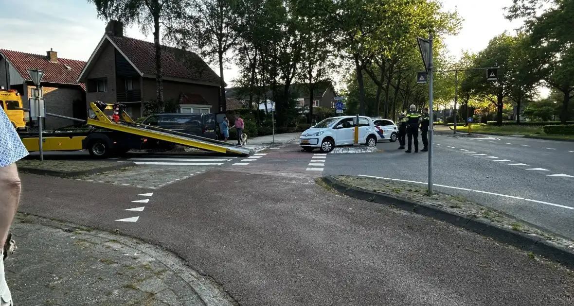 Auto vast op vluchtheuvel - Foto 5