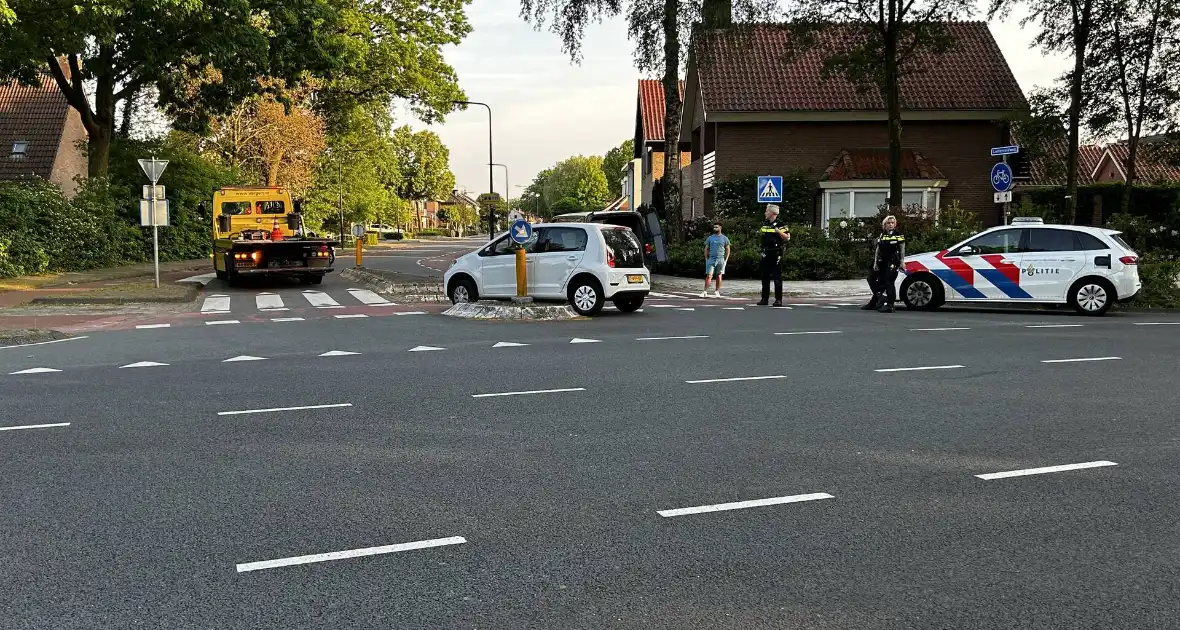 Auto vast op vluchtheuvel - Foto 6