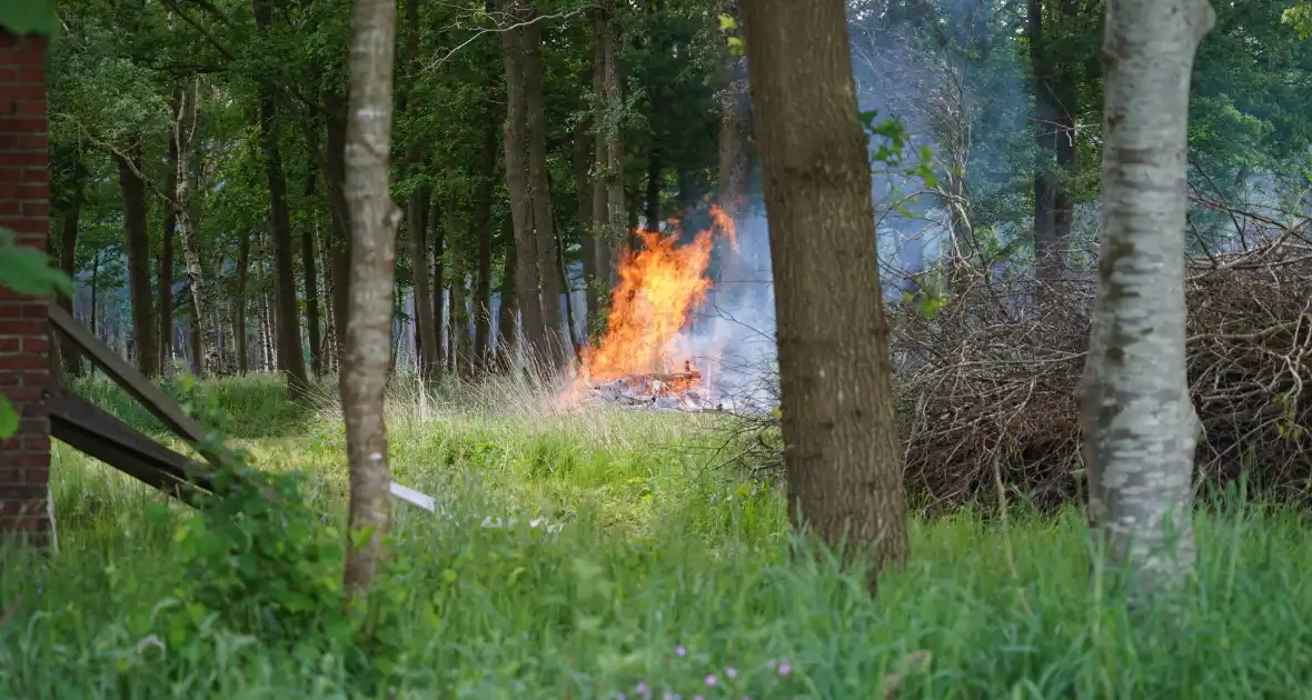 Meerdere brandhaarden rondom boerderij - Foto 4