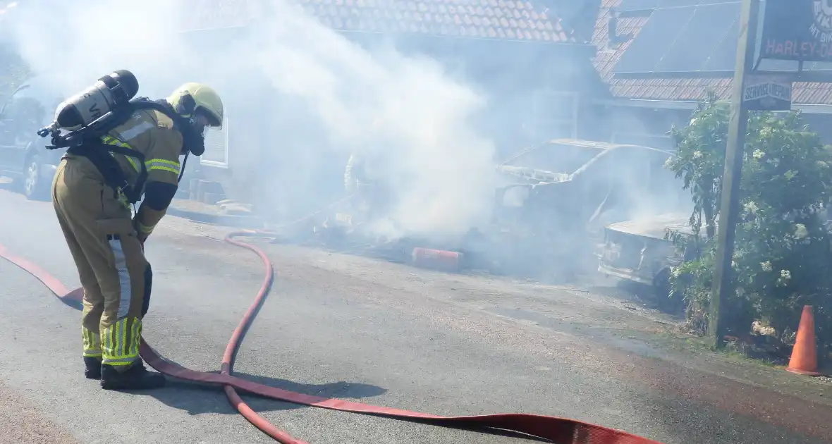 Twee voertuigen afgebrand tijdens werkzaamheden - Foto 11